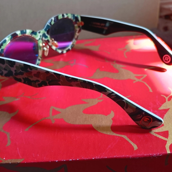 RETROSUPERFUTURE A BATHING APE CAMO UNISEX SUNGLASSES - Picture 9 of 16